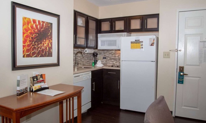 Vance Jackson Apartamento | Spacious Accommodation Near San Antonio International Airport! W/ Full Kitchen!