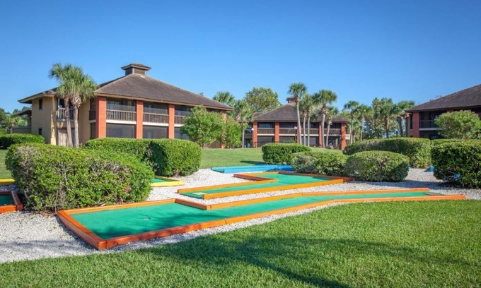 Palm Coast Hotel | Spacious Accommodation, Near Washington Oaks State Park Beach, Onsite Pool!