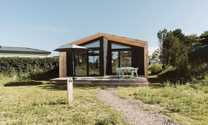 Ouddorp Chalet De Esquí | Spacious accommodation where your dog is also welcome