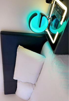 Belvedere Apartamento | Spacious Amazing Luxury En-suite double room with free parking in a two bedroom apartment