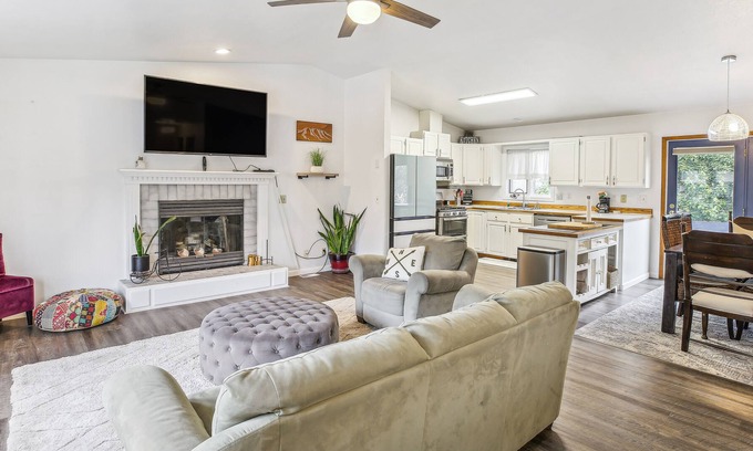 Northeast Anchorage Cabaña | Spacious Anchorage Vacation Rental w/ Private Yard