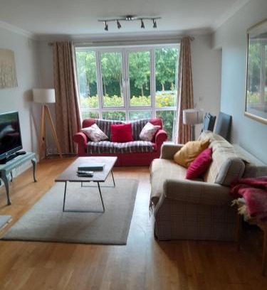 Galway City Centre Apartamento | Spacious and Bright 2 Bedroom Apt - Great location