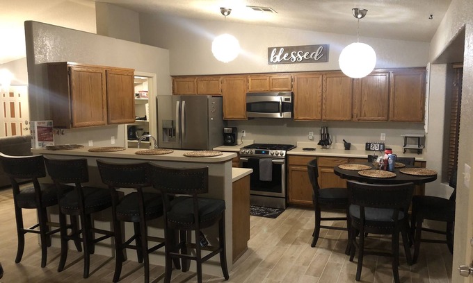 Yuma Casa | Spacious and centralized, 5-15 minutes from most local things