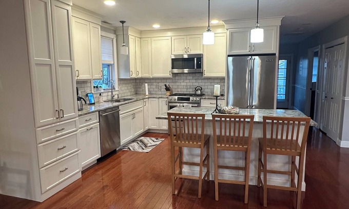 Salisbury Casa | Spacious and Charming 6-Bed Beach House in Salisbury