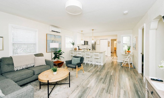 United Central Casa | Spacious and comfy centrally located home