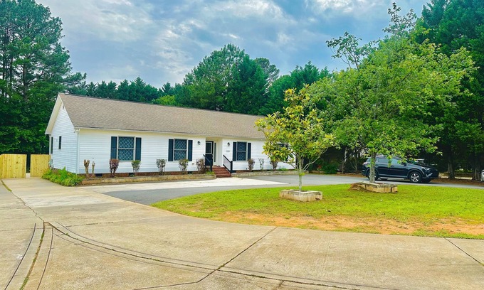 Ballantyne Casa | Spacious and Comfortable House