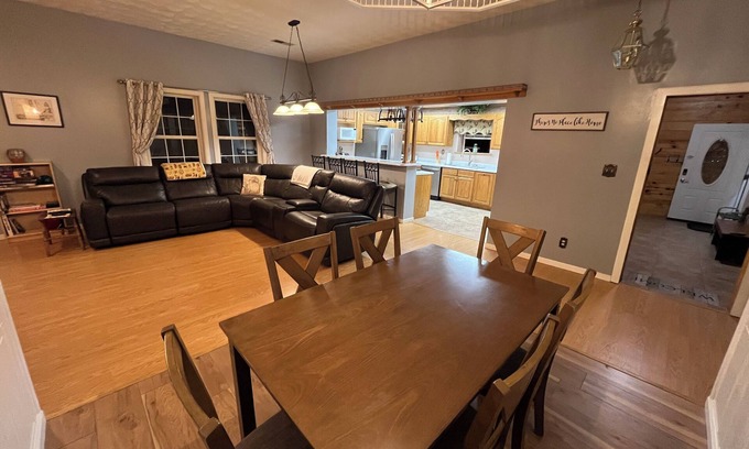 Sloans Valley Casa | Spacious and comfortable 3-bedroom house in peaceful Somerset, KY. All amenities