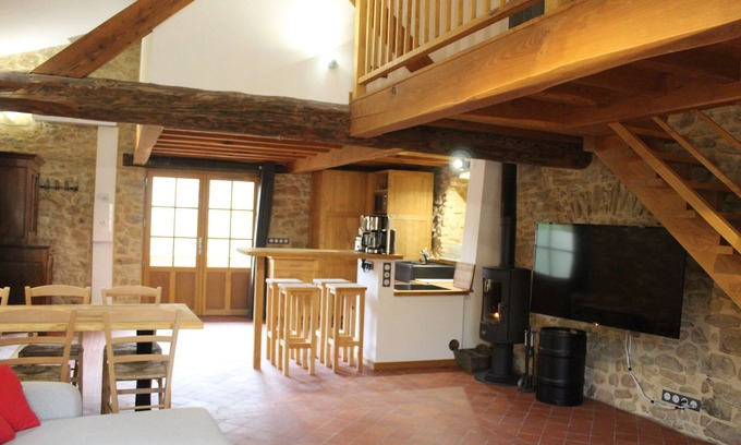 Sabran Apartamento | Spacious and comfortable 3-star apartment