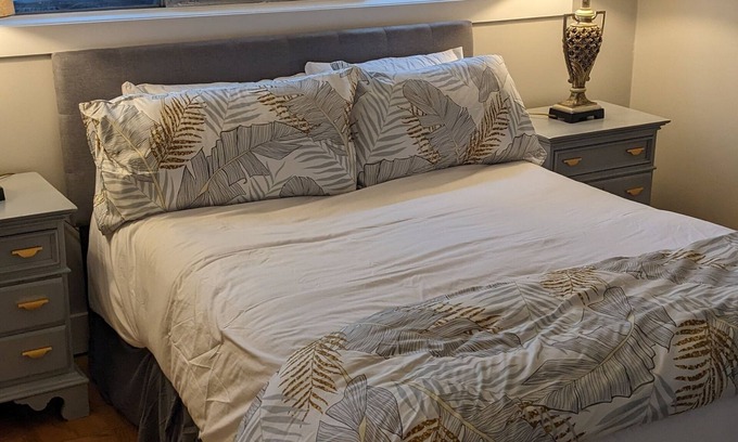 Falls Church Casa | Spacious and Convenient condo in Tysons