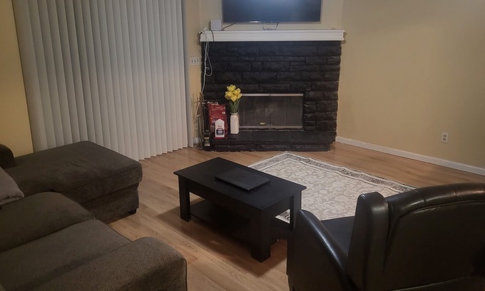 Old Brooklyn Condominio | Spacious and cozy condo in nice community.