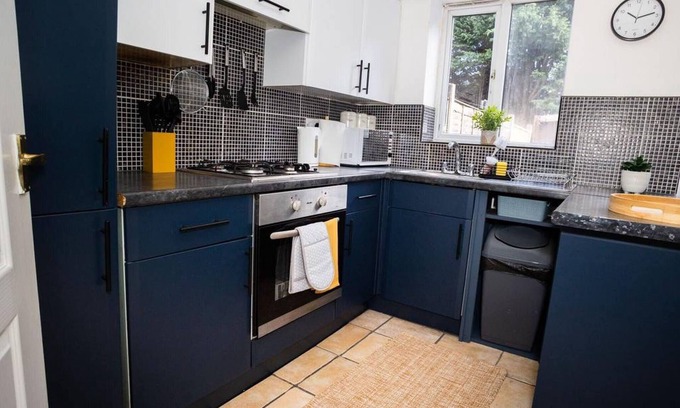 Haydock Casa | Spacious and cozy 2-bedroom In Haydock