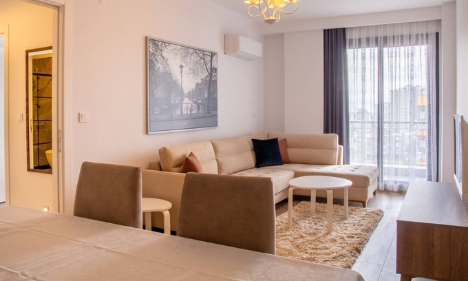 Cigli Apartamento | Spacious and Furnished Flat with Balcony in Izmir