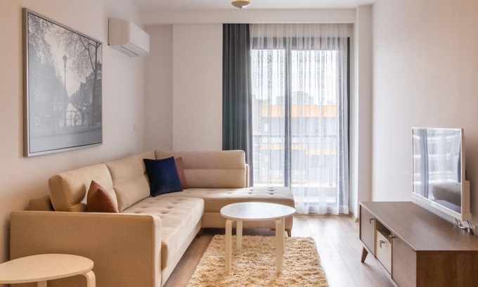 Cigli Apartamento | Spacious and Furnished Flat with Balcony in Izmir