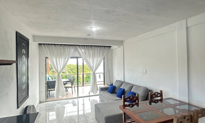 Salinas Apartamento | Amplio e iluminado departamento en el corazón de Isla Mujeres