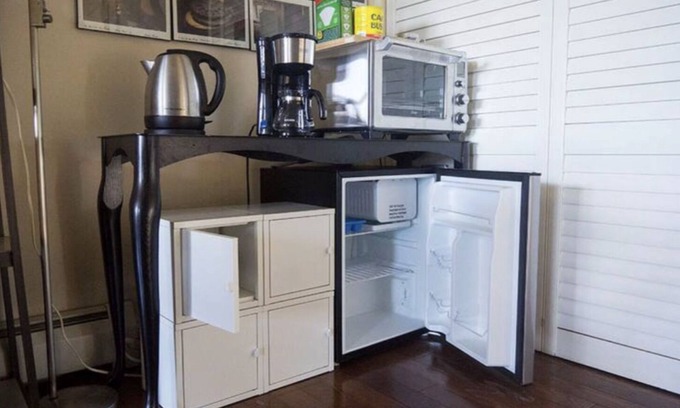 Port Morris Apartamento | Spacious and Luminous Guest Suite Apartment & Office on Floor 2 of a Townhouse