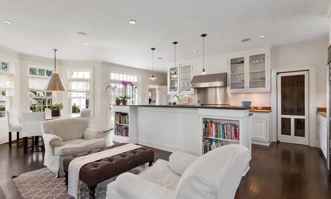 East Hampton North Villa | Spacious and Luxurious Home - Pool - Hot Tub