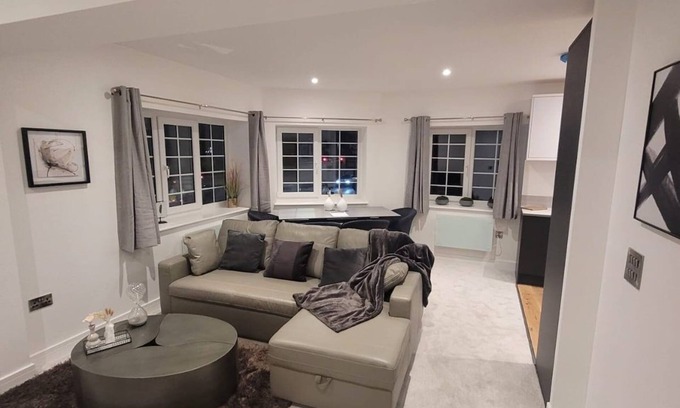 Wainscot Apartamento | Spacious And Luxurious 1 Bed Flat Rochester Strood (Central Location)