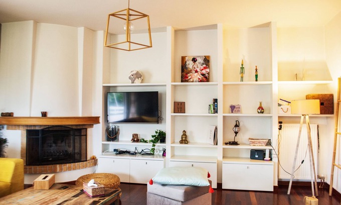 Agia Paraskevi Apartamento | Spacious and Modern Apt in the Suburbs of Athens
