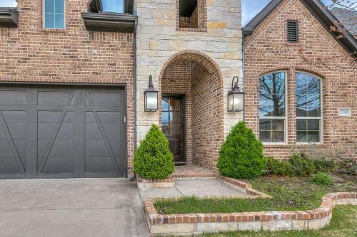 Coppell Casa | Spacious and Modern 4BR 2BA 5MintoDFW