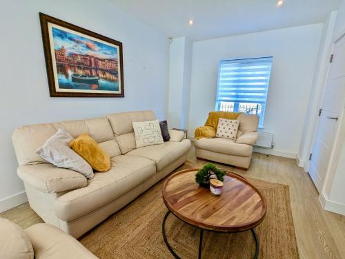 Offerton Apartamento | Spacious and Modern Entire Home with Garden