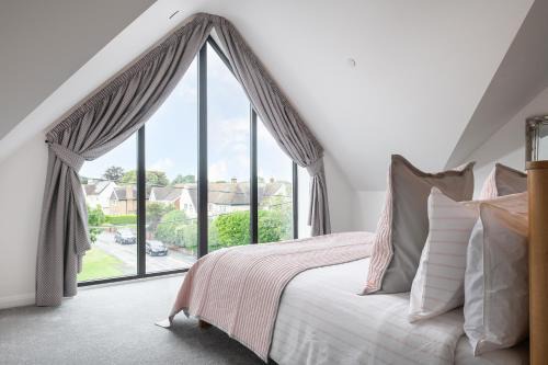 Rhyd-y-foel Apartamento | Spacious and modern family apartment, central and within walking distance to local amenities