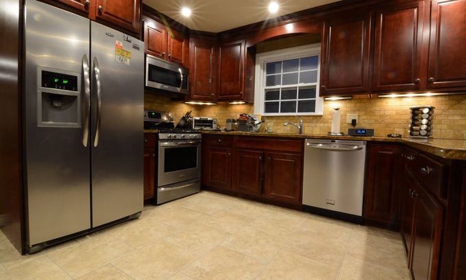Franklin Square Villa | Spacious and Peaceful 4 Bedroom Home with Mater bath and full basement