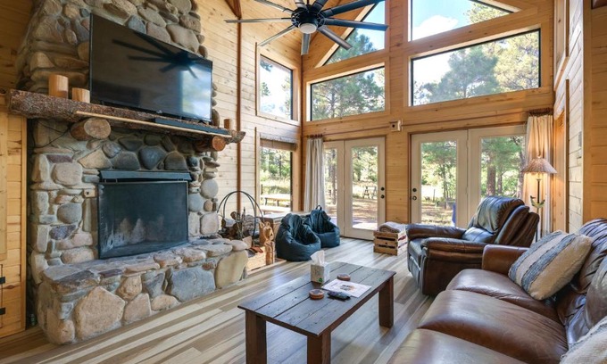 Pagosa Springs Casa | Spacious and Quiet Pagosa Springs Cabin with Deck!