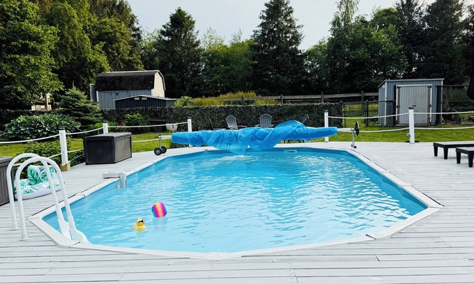 Cutchogue Casa | Spacious and Renovated Summer Home with w/ Pool & Hot tub