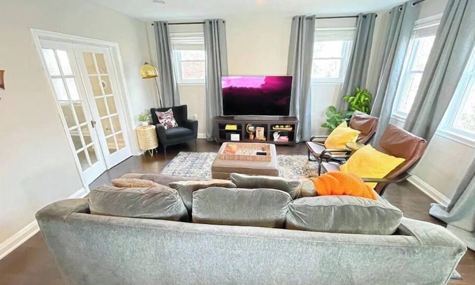 Hillen Casa | Spacious and Serene Baltimore Townhome