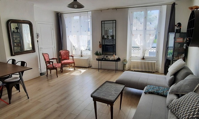 Fontainebleau Apartamento | Amplio y acogedor departamento muy bien ubicado.