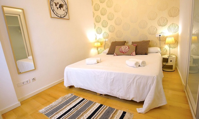 La Llotja-Born Apartamento | Amplio Apartamento Palma Casco Antiguo, Aire Acondicionado, Wifi, Ideal Familias