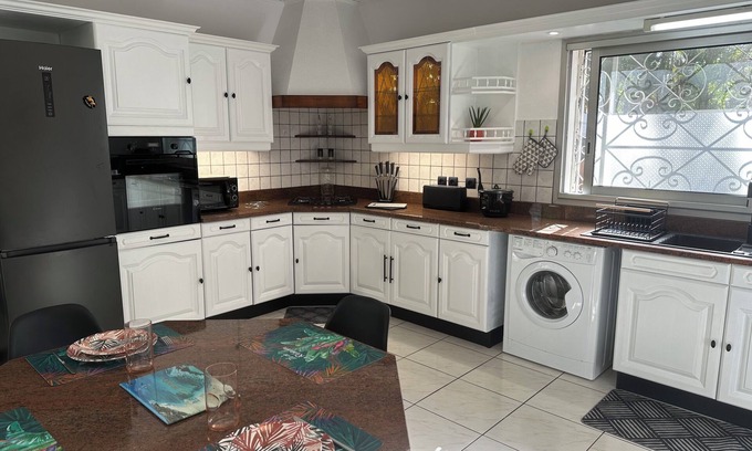Concession Conde Apartamento | Spacious apartment 10 minutes from Saint Pierre with terrace and private parking.