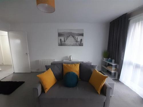 North Bitchburn Apartamento | Spacious Apartment with Balcony, Breakfast & Parking,