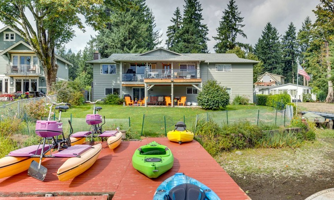 Black Diamond Apartamento | Spacious Apartment on Lake Sawyer w/ Fireplace!