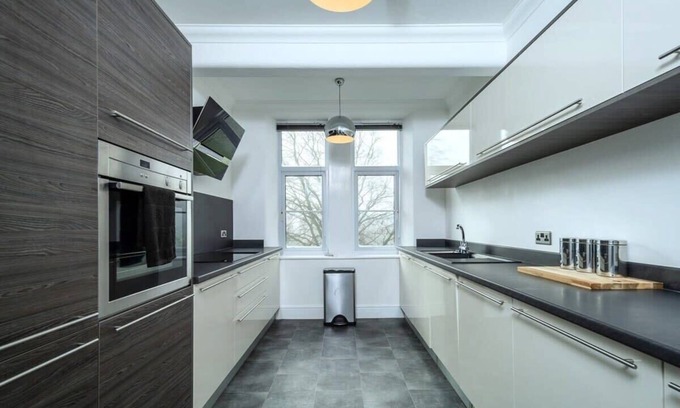Pill Apartamento | Spacious Apartment, 10 mins drive to Clifton