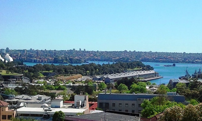 Darlinghurst Apartamento | Spacious apartment with stunning harbour view
