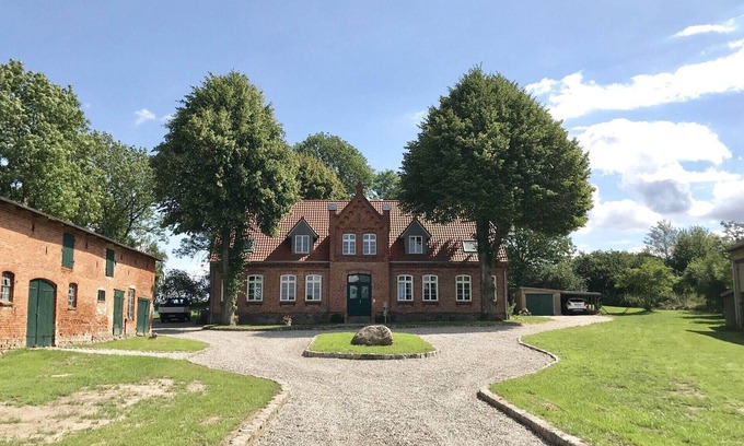 Lubberstorf Apartamento | Spacious Apartment in Lübberstorf with Garden