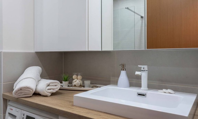 Zagreb Apartamento | Spacious Apartment in Radnička Business Zone