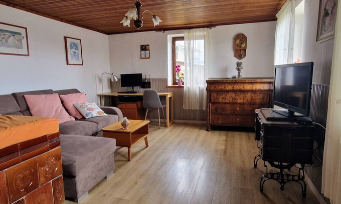 Kambresko Apartamento | Spacious Apartment in an old Farmhouse in Nature