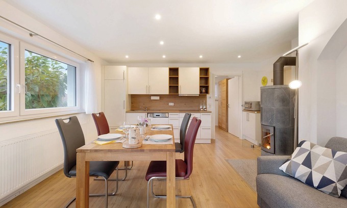 Moessingen Apartamento | Amplio apartamento Maja