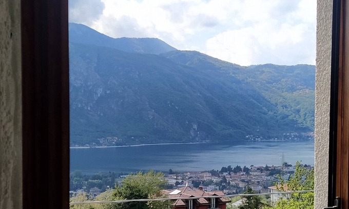 Crebbio Apartamento | Spacious apartment with a view, very well equipped, between lake and mountain.