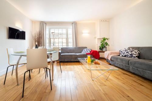 Farringdon Apartamento | Spacious Apartment with a balcony in Prime Location in Farringdon