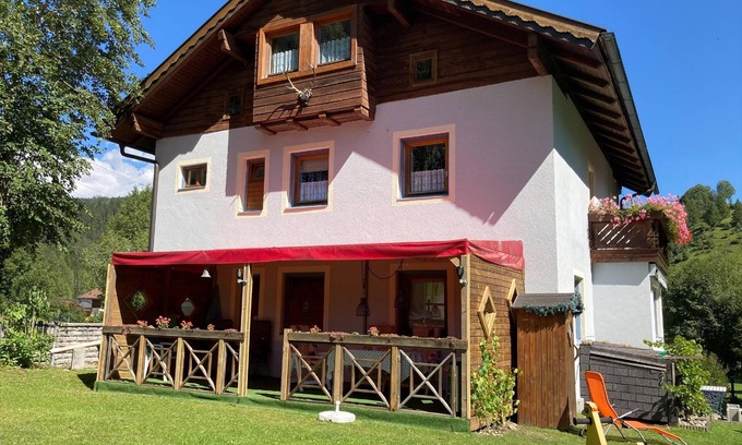 Forstau Apartamento | Spacious apartment with balcony and views