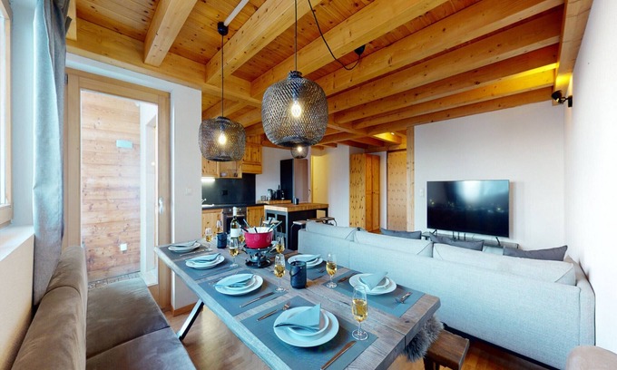 Saint-Pierre-de-Clages Apartamento | Spacious Apartment With Balcony