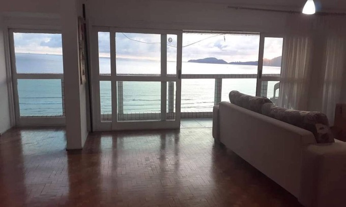 Boqueirao Apartamento | Spacious Apartment with Sea View, Santos-SP