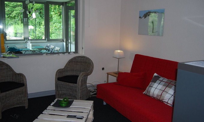Loevenich Apartamento | Amplio apartamento con terraza (101 m²). cerca de la ciudad (paseo en tren de 10 minutos) en el abierto