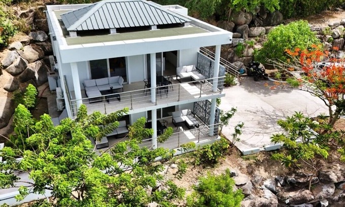Anse Marcel Apartamento | Cosy spacious appartment facing the sea with private garden