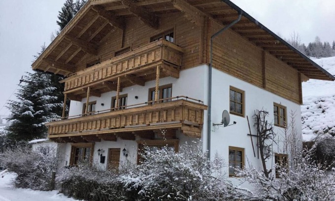 Hollersbach im Pinzgau Chalet De Esquí | Spacious premium chalet near ski resort KitzSki
