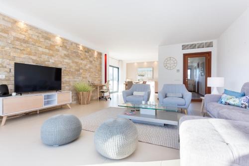 Telheiro Apartamento | Spacious Balcony Family Apartment