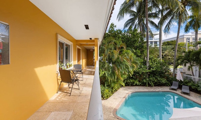 Hendricks and Venice Isles Apartamento | Spacious Beach Apt in Las Olas Blvd